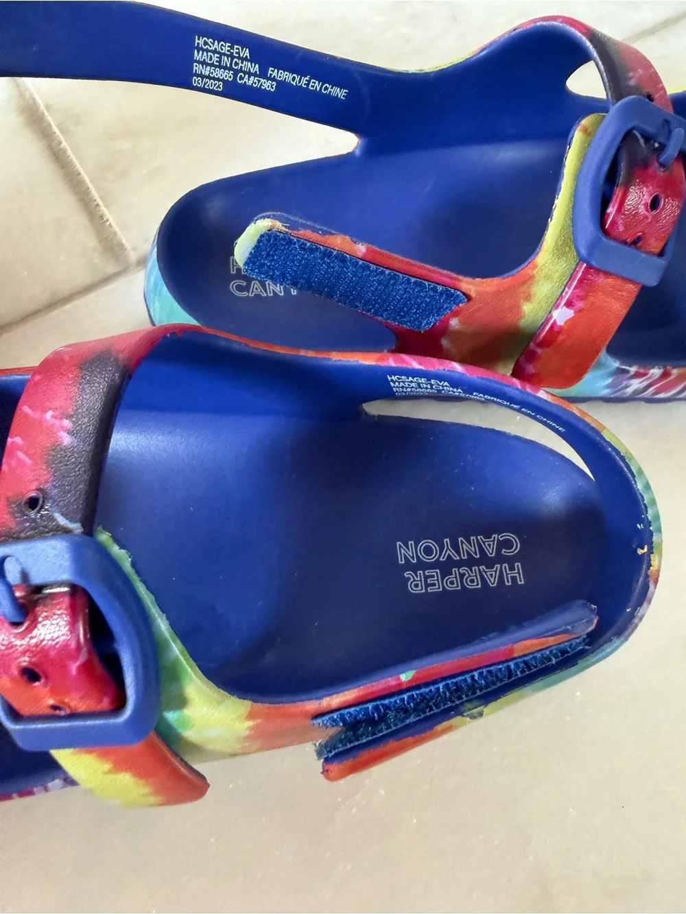 NWOT Size 12 Girls Nordstrom Harper Canyon Tie Dye Sandals